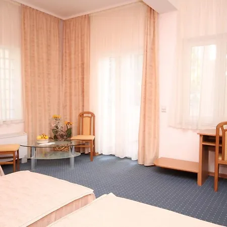 Triple Starigrad 3333a