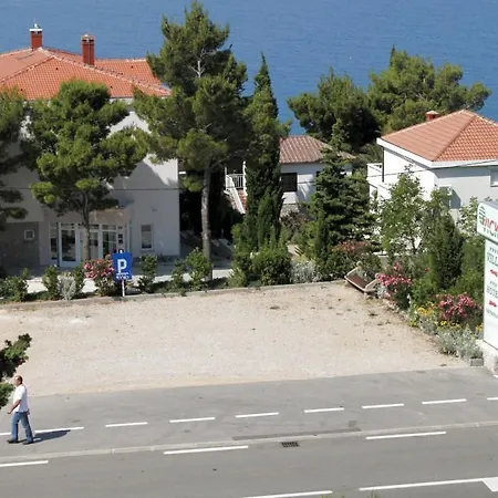 Triple Starigrad 3333a 4*